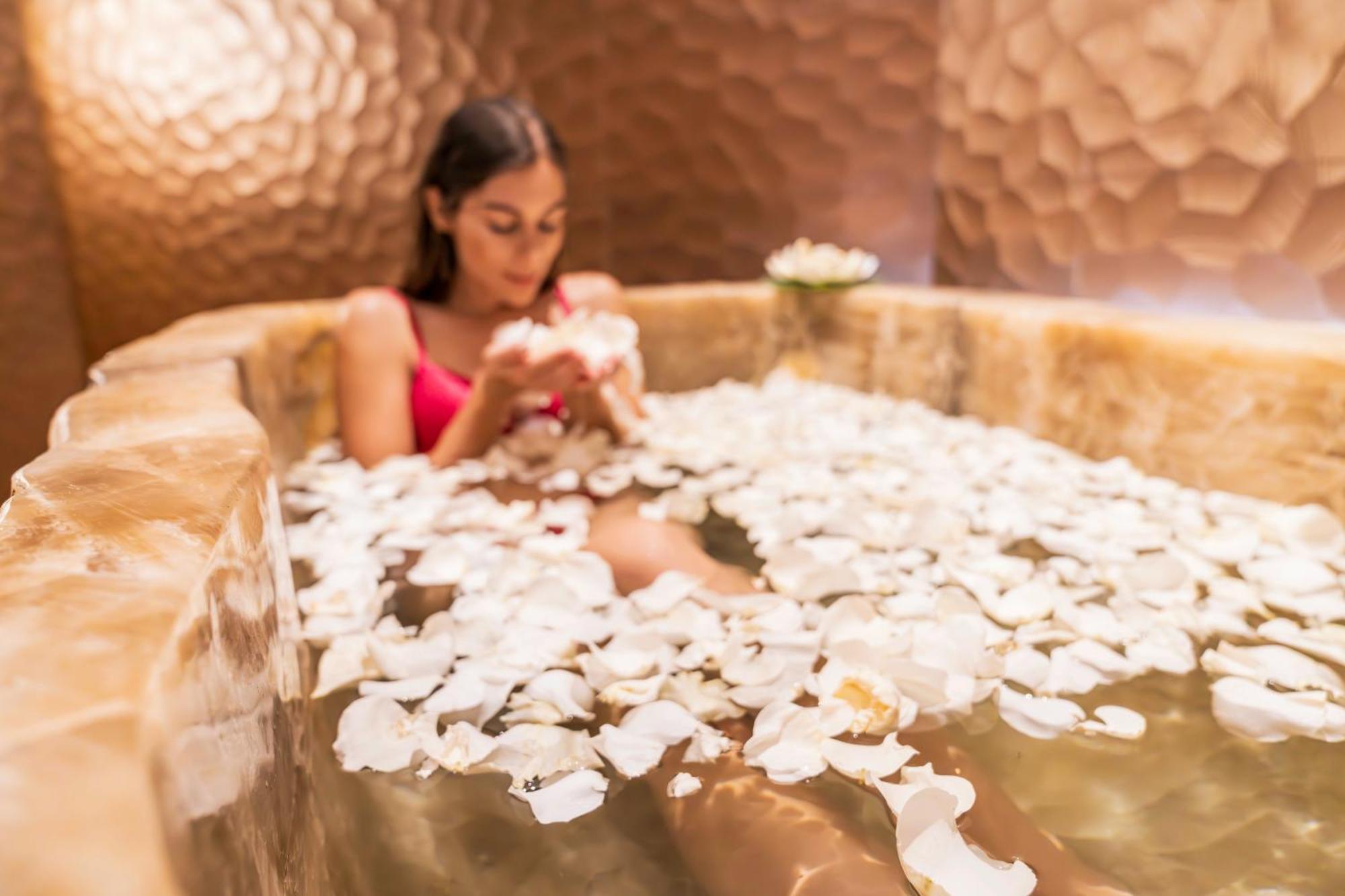 Royal River, Luxury Hotel - Adults Only Адехе Екстериор снимка
